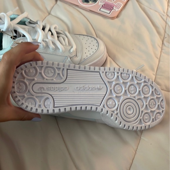 Addidas shoes - Picture 2 of 4